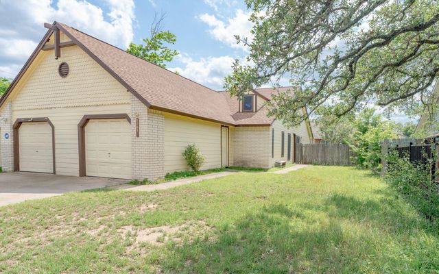 8703 Clearbrook TRL B, Austin, TX 78729