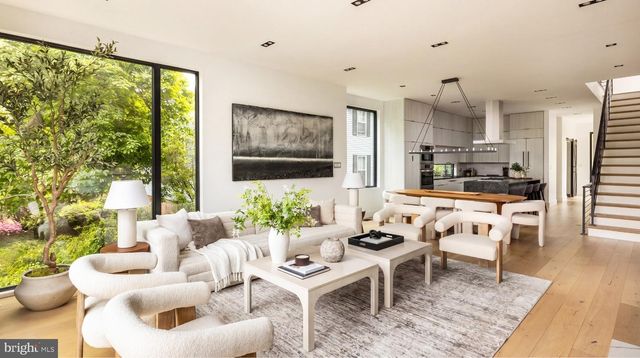 1522 FOXHALL RD NW, Washington, DC 20007