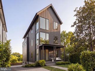 1522 FOXHALL RD NW, Washington, DC 20007