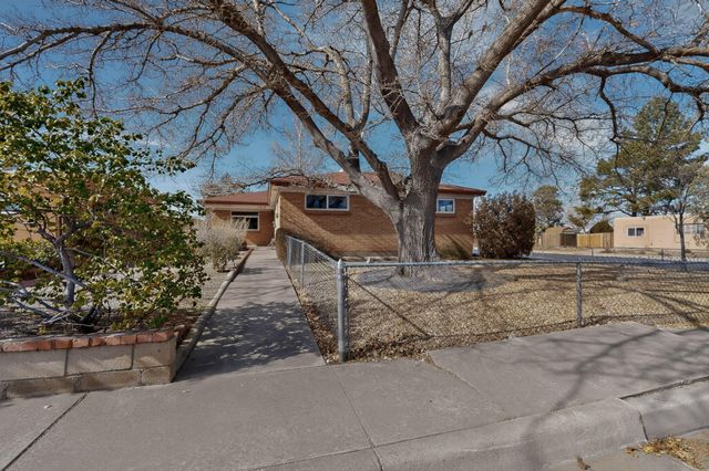 1317 Kentucky Street NE, Albuquerque, NM 87110