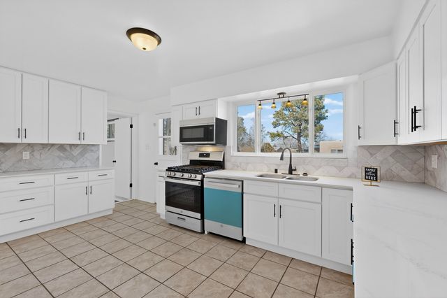 1317 Kentucky Street NE, Albuquerque, NM 87110