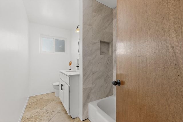 1317 Kentucky Street NE, Albuquerque, NM 87110