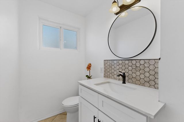 1317 Kentucky Street NE, Albuquerque, NM 87110