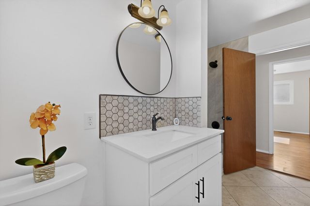 1317 Kentucky Street NE, Albuquerque, NM 87110