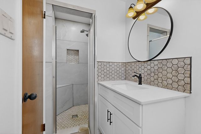 1317 Kentucky Street NE, Albuquerque, NM 87110