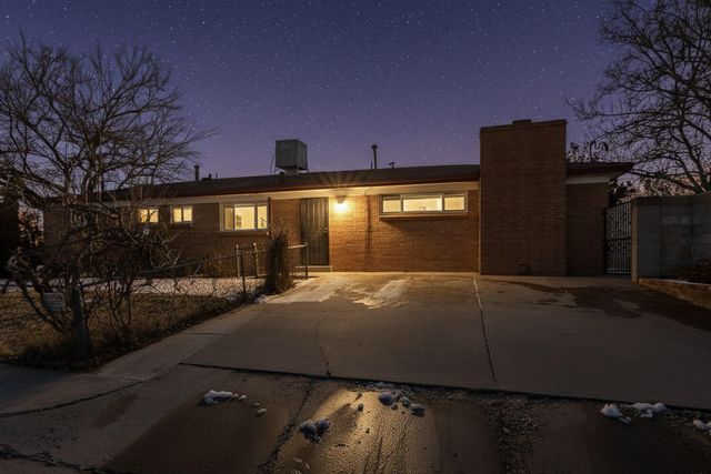 1317 Kentucky Street NE, Albuquerque, NM 87110