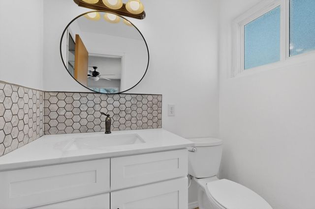 1317 Kentucky Street NE, Albuquerque, NM 87110