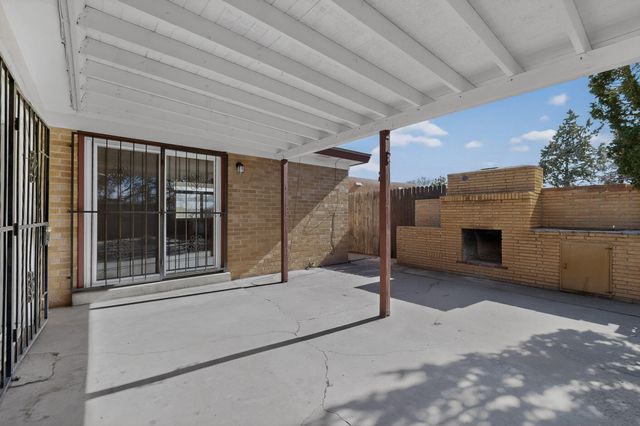 1317 Kentucky Street NE, Albuquerque, NM 87110