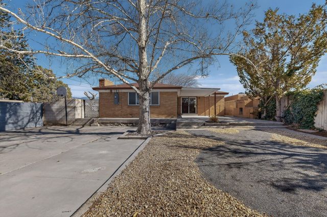 1317 Kentucky Street NE, Albuquerque, NM 87110