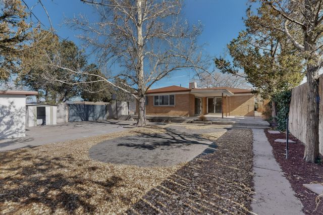 1317 Kentucky Street NE, Albuquerque, NM 87110