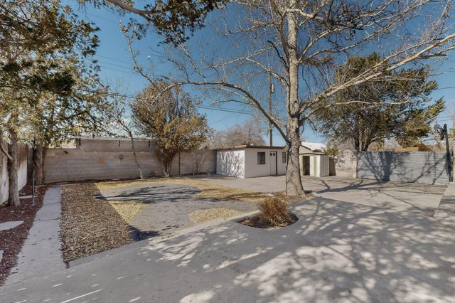 1317 Kentucky Street NE, Albuquerque, NM 87110