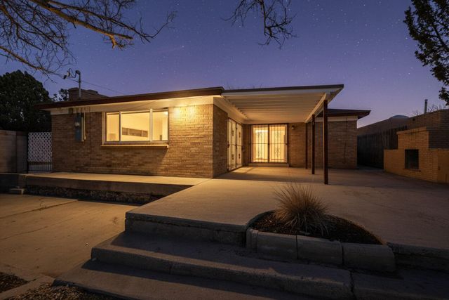 1317 Kentucky Street NE, Albuquerque, NM 87110