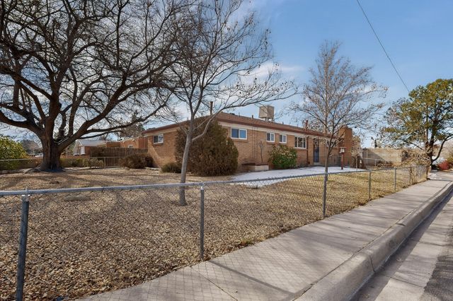 1317 Kentucky Street NE, Albuquerque, NM 87110