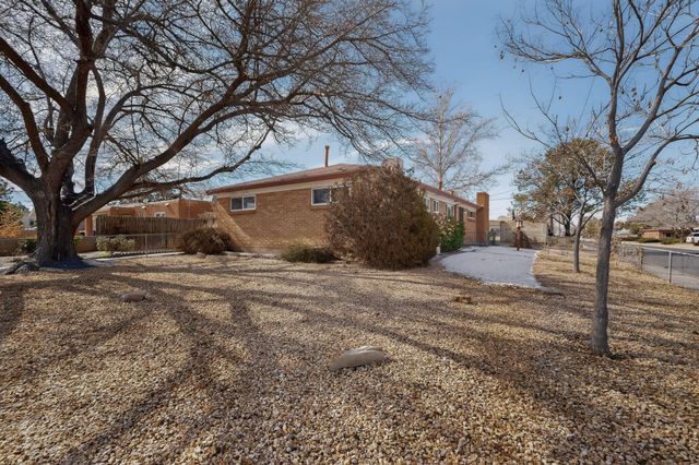 1317 Kentucky Street NE, Albuquerque, NM 87110