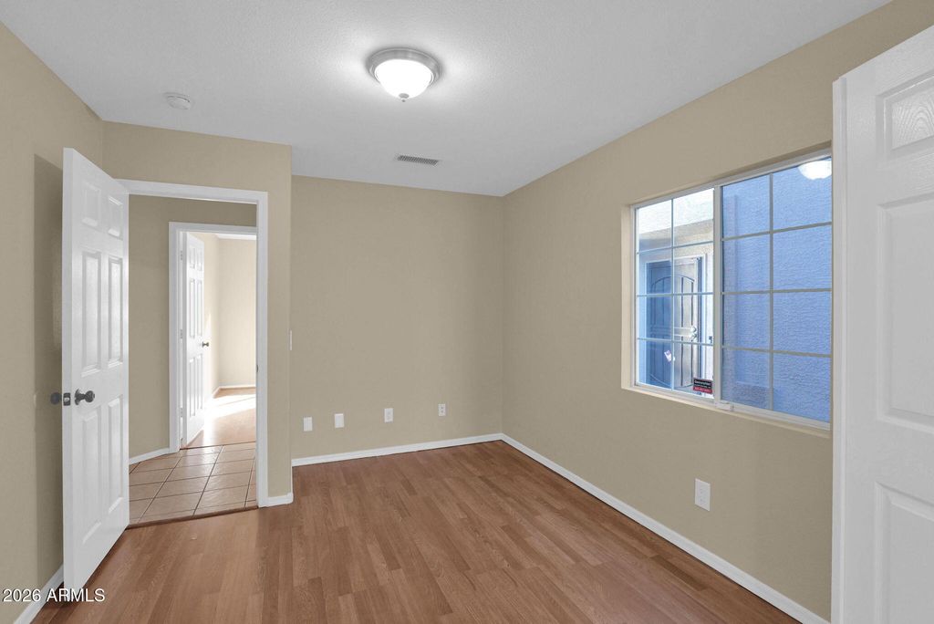 Image 14 of property listing at 20422 N 30TH Place, Phoenix, AZ 85050