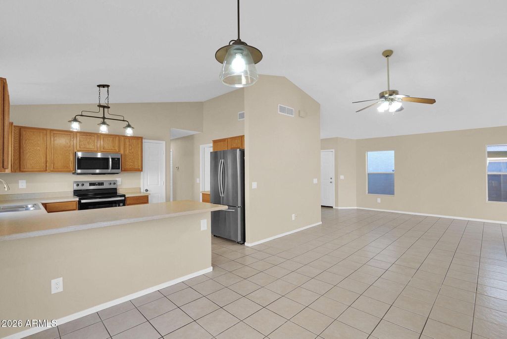 Image 2 of property listing at 20422 N 30TH Place, Phoenix, AZ 85050