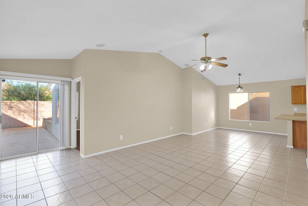 Image 4 of property listing at 20422 N 30TH Place, Phoenix, AZ 85050