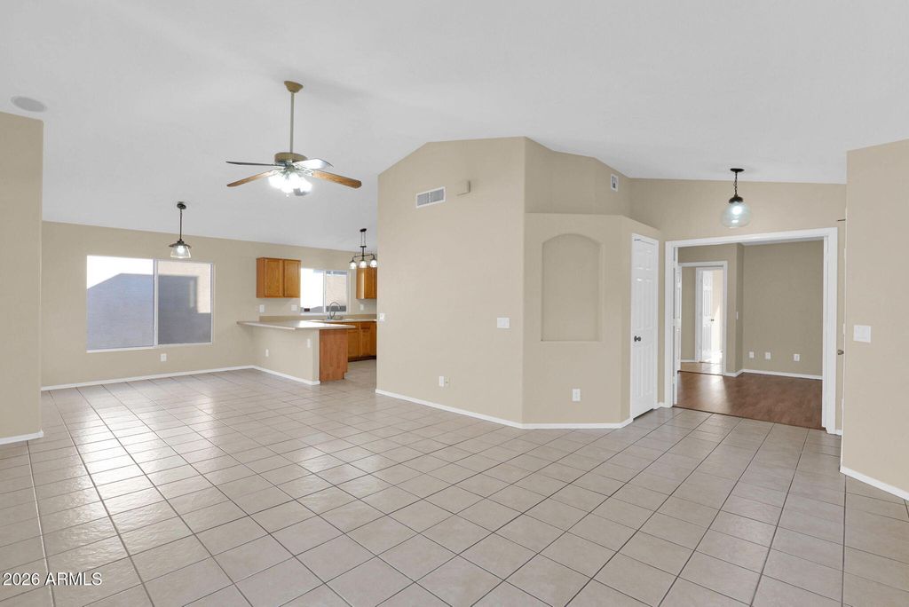 Image 6 of property listing at 20422 N 30TH Place, Phoenix, AZ 85050