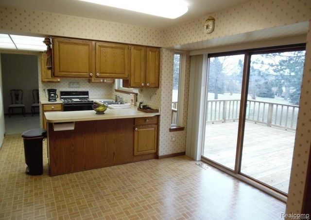 720 SHELLEY Drive, Rochester Hills, MI 48307