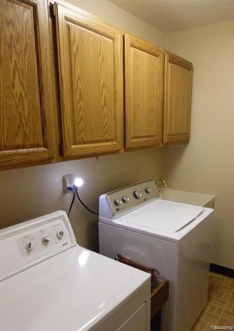 720 SHELLEY Drive, Rochester Hills, MI 48307