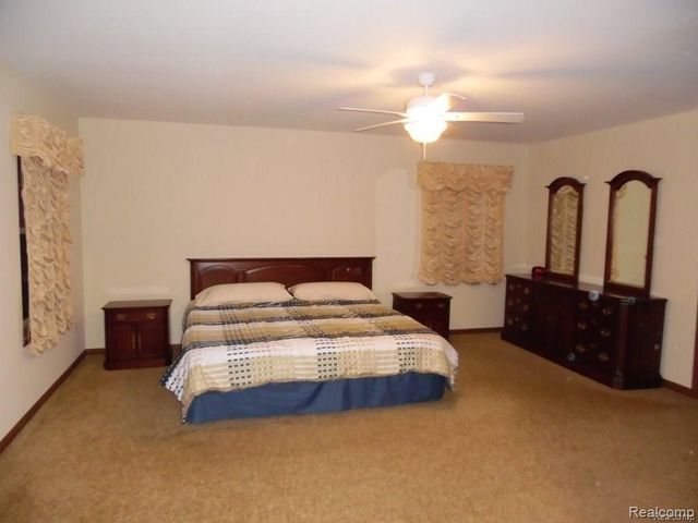 720 SHELLEY Drive, Rochester Hills, MI 48307