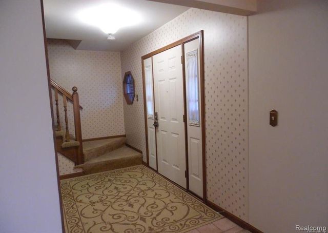720 SHELLEY Drive, Rochester Hills, MI 48307