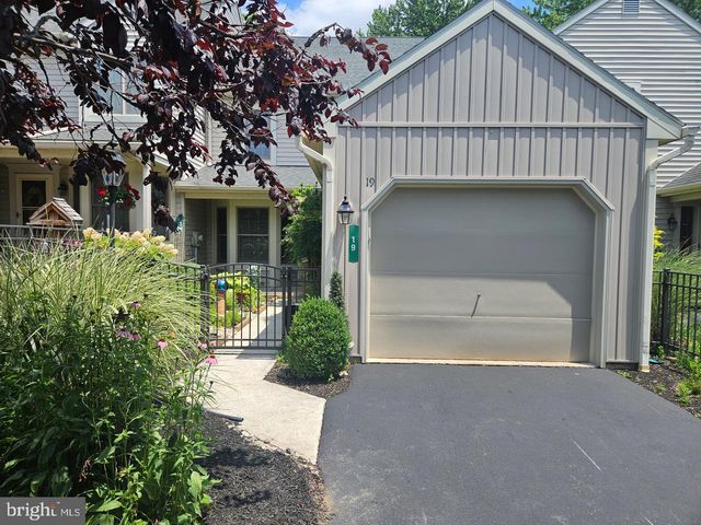 19 SHYBROOK CT, Elizabethtown, PA 17022