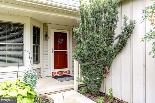 19 SHYBROOK CT, Elizabethtown, PA 17022