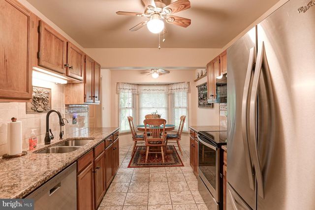 19 SHYBROOK CT, Elizabethtown, PA 17022