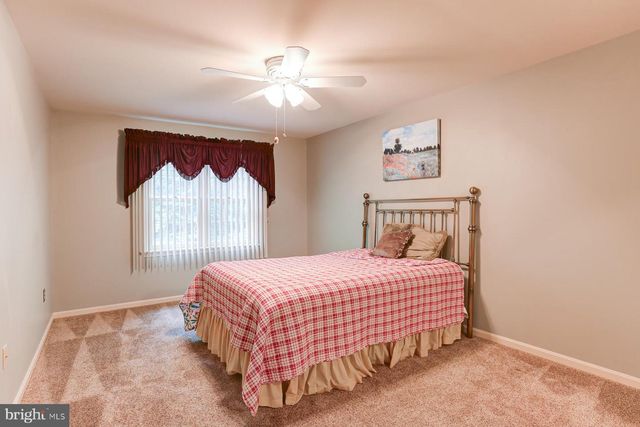 19 SHYBROOK CT, Elizabethtown, PA 17022