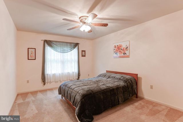 19 SHYBROOK CT, Elizabethtown, PA 17022