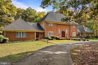 32 CARRIAGE HILL LN, Fredericksburg, VA 22407
