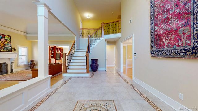 23 Overbrook Lane, Upper Brookville, NY 11545