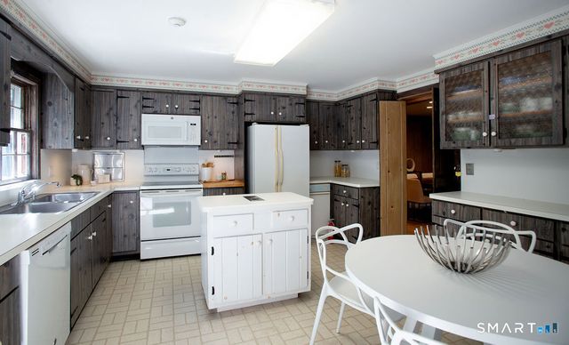531 Cheese Spring Road, New Canaan, CT 06840