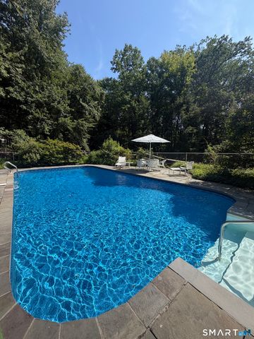 531 Cheese Spring Road, New Canaan, CT 06840