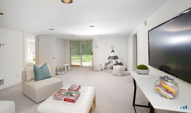 531 Cheese Spring Road, New Canaan, CT 06840