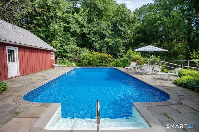 531 Cheese Spring Road, New Canaan, CT 06840