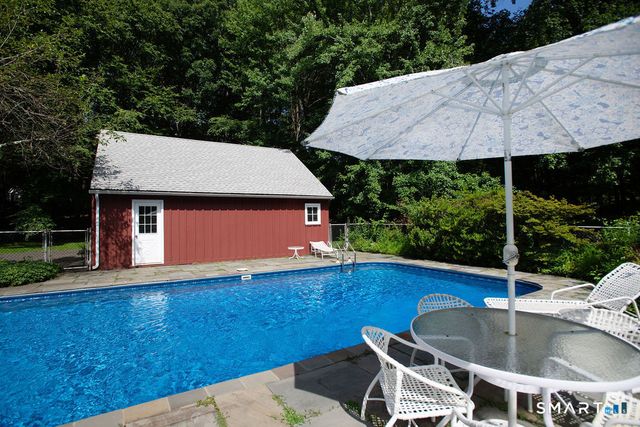 531 Cheese Spring Road, New Canaan, CT 06840