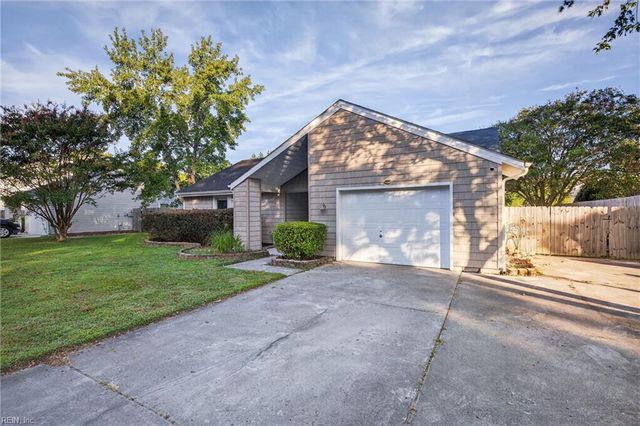 2604 Saint Regis LN, Virginia Beach, VA 23453