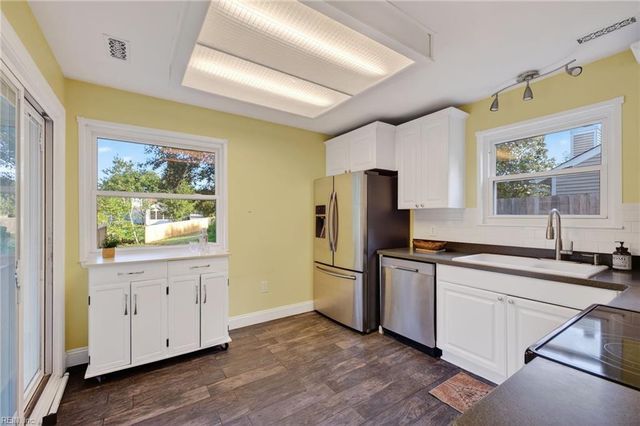 2604 Saint Regis LN, Virginia Beach, VA 23453