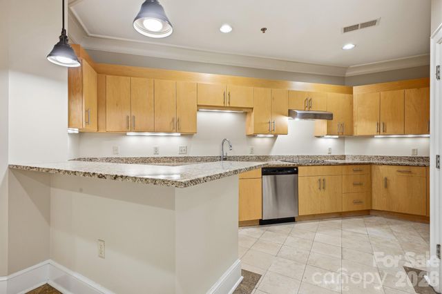 21 Battery Park Avenue 307, Asheville, NC 28801