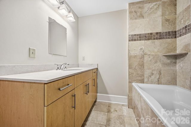 21 Battery Park Avenue 307, Asheville, NC 28801