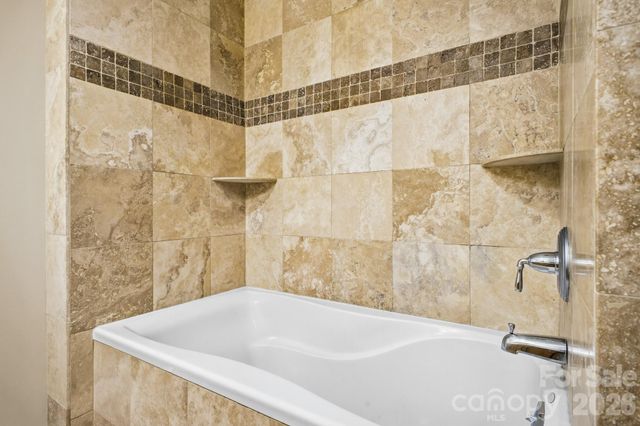 21 Battery Park Avenue 307, Asheville, NC 28801