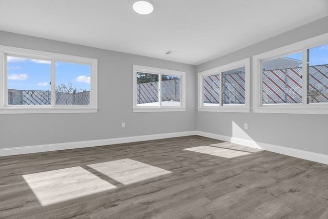 95 Lisa Ann Dr, Bellingham, MA 02019