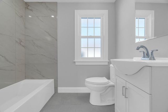 95 Lisa Ann Dr, Bellingham, MA 02019