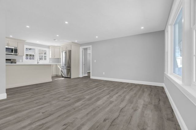 95 Lisa Ann Dr, Bellingham, MA 02019