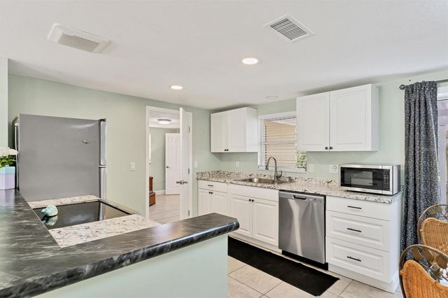 39 1ST AVENUE, Englewood, FL 34223