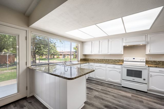 6117 Scenic Drive, Rowlett, TX 75088