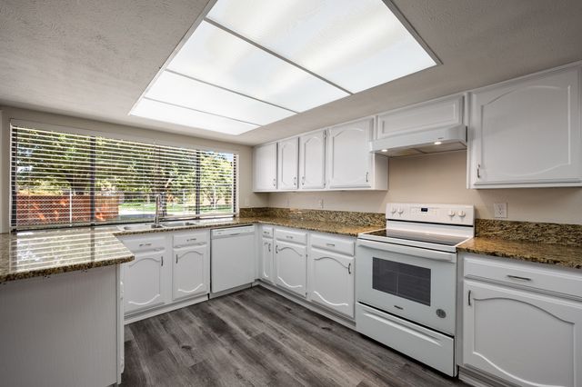 6117 Scenic Drive, Rowlett, TX 75088