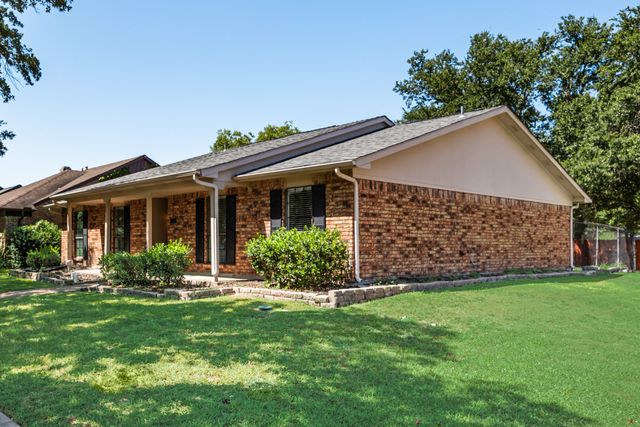 6117 Scenic Drive, Rowlett, TX 75088